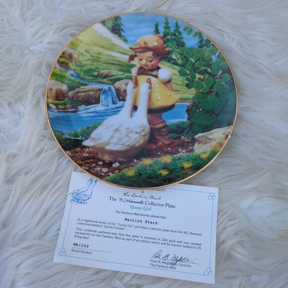1992 Hummel Goose Girl Plate with Gold Rim - Gentle Friends - from Danbury‎ Mint - Picture 1 of 4
